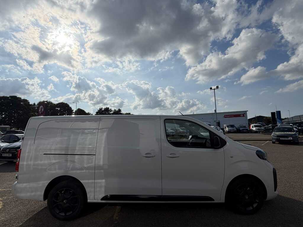 Vauxhall Vivaro Pro Xl DV75VBY #2