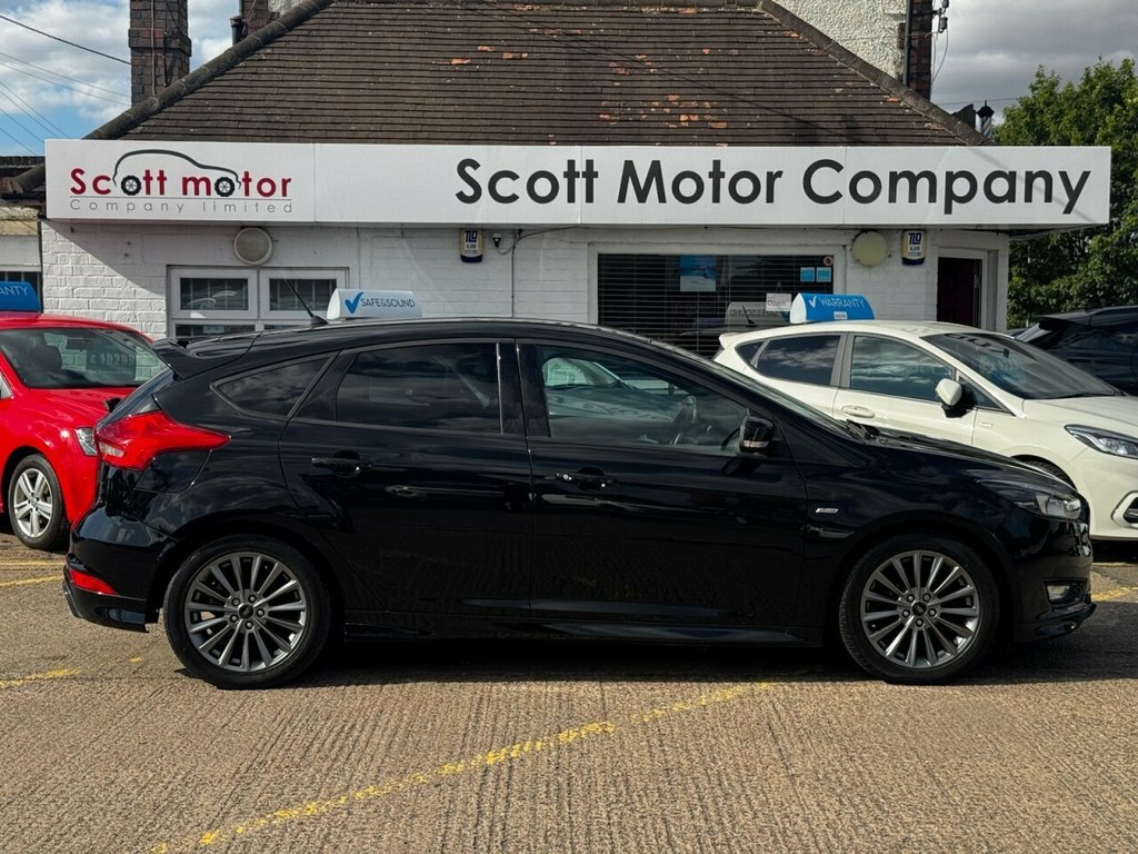 Ford Focus 1L St-line MD67NLN Black #6