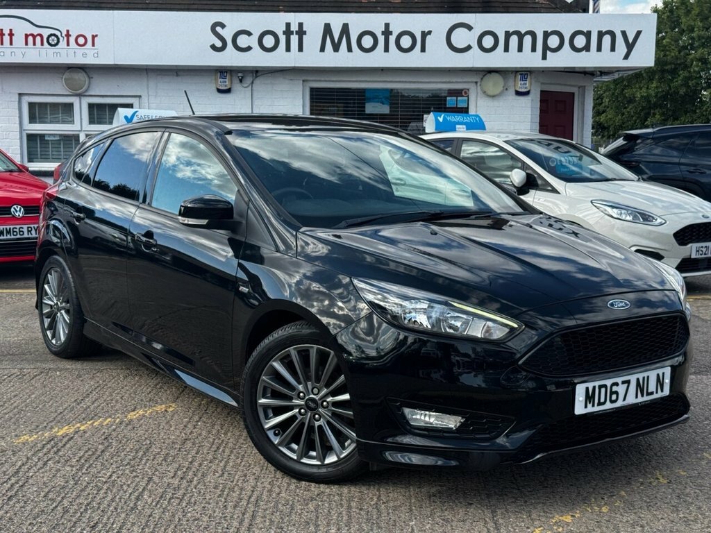 Ford Focus 1L St-line MD67NLN Black
