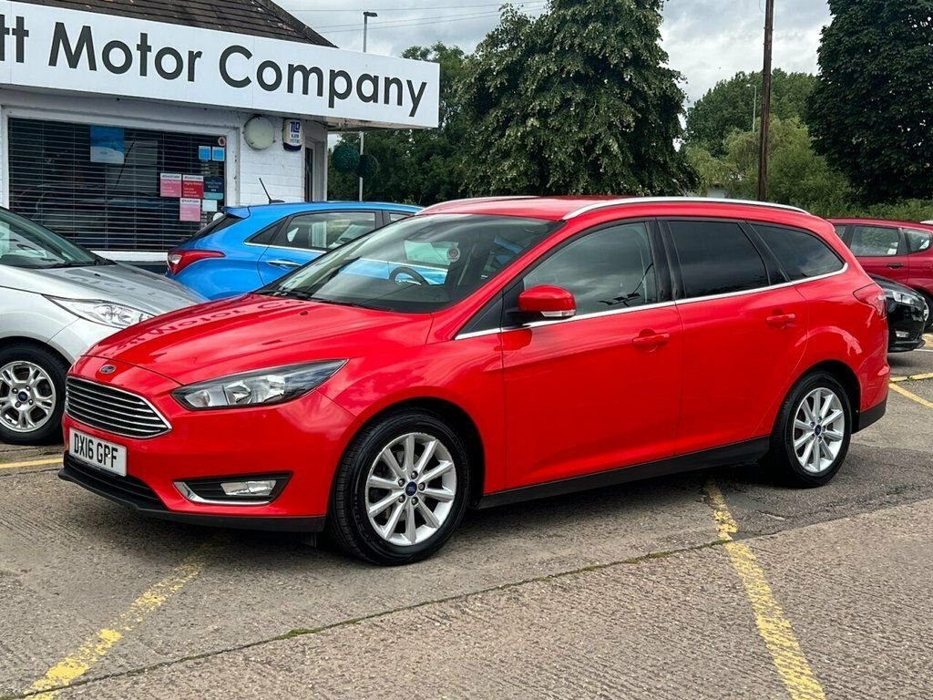 Ford Focus 1.6L Titanium Red #4
