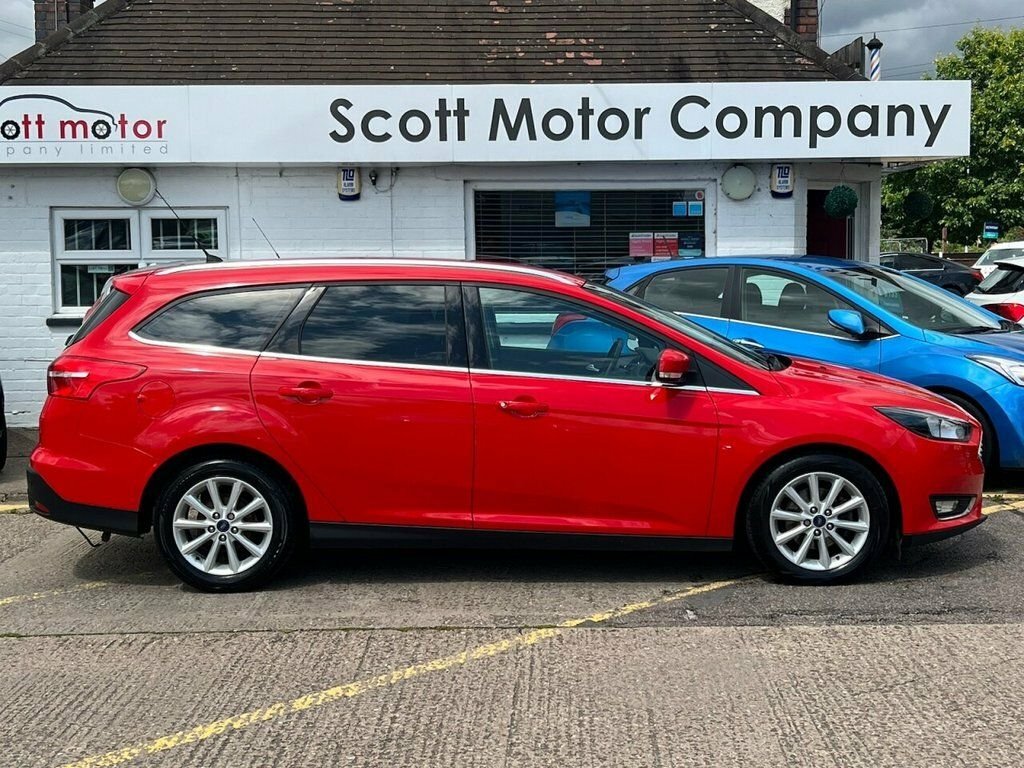 Ford Focus 1.6L Titanium Red #6