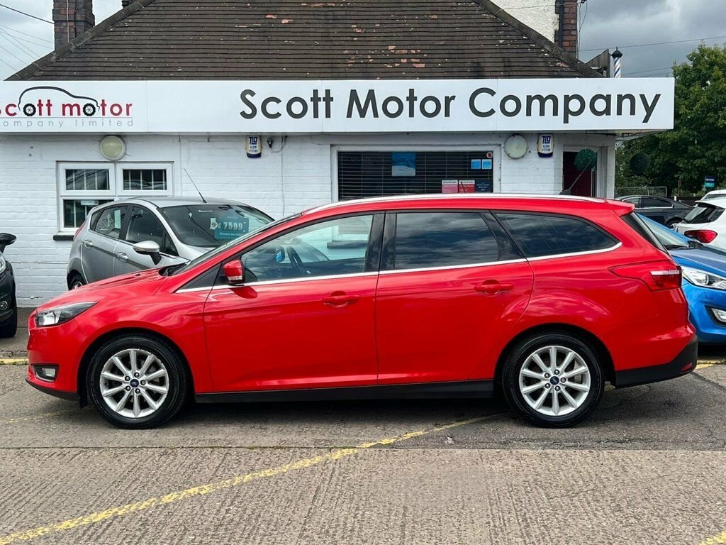 Ford Focus 1.6L Titanium Red #5