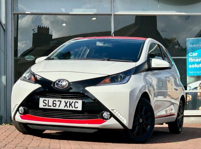 Toyota Aygo 1.0 Vvt-i X-press Hatchback White