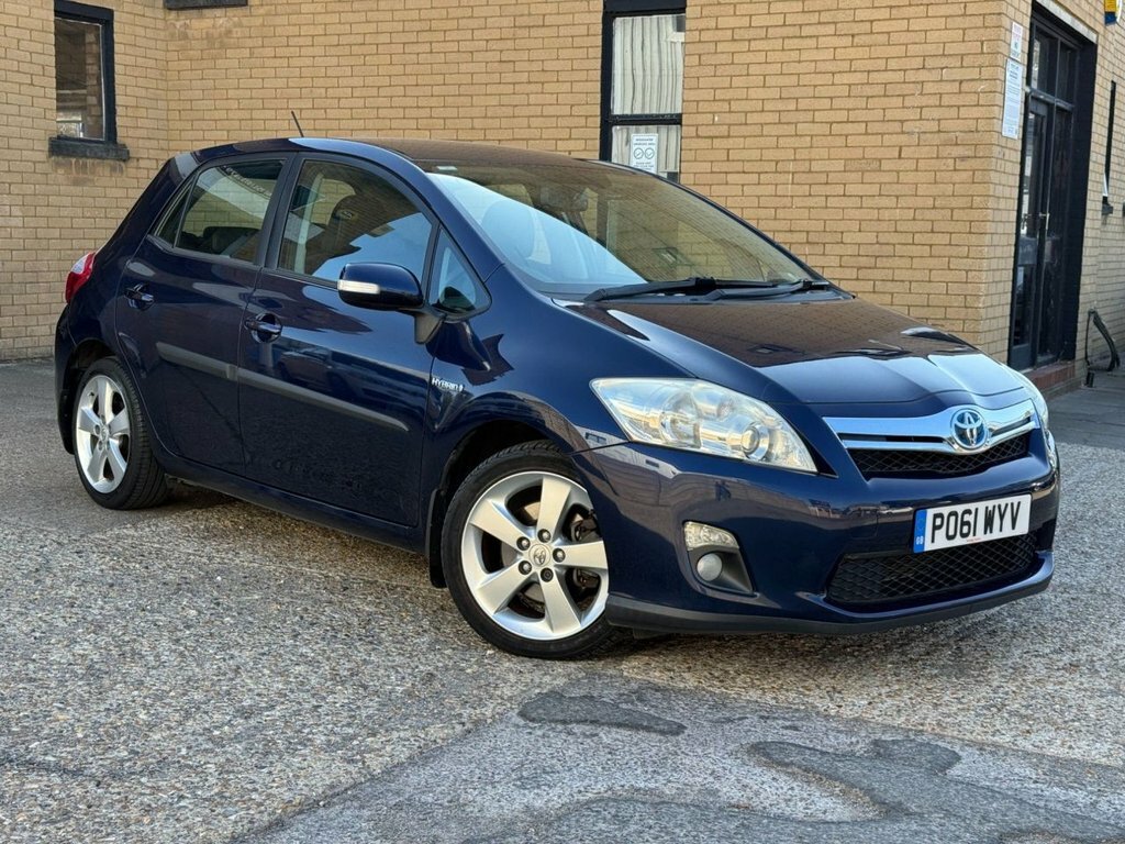 Toyota Auris 1.8L T Spirit Blue
