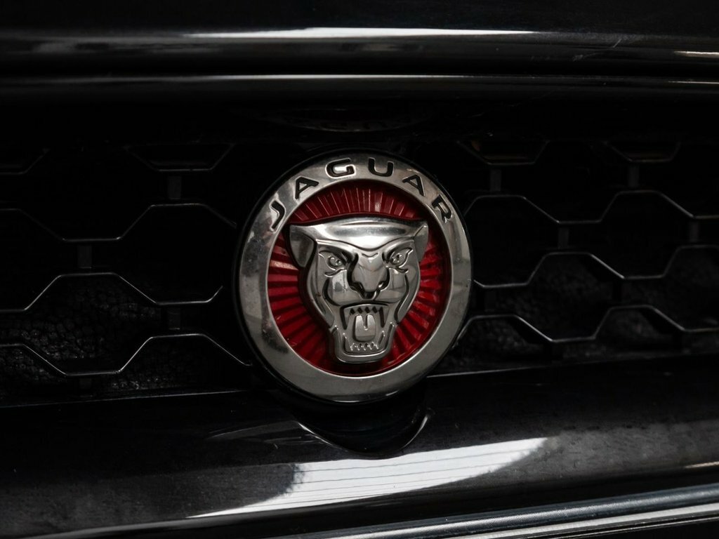 Jaguar F-Type 5L R GU18XVB Black #4