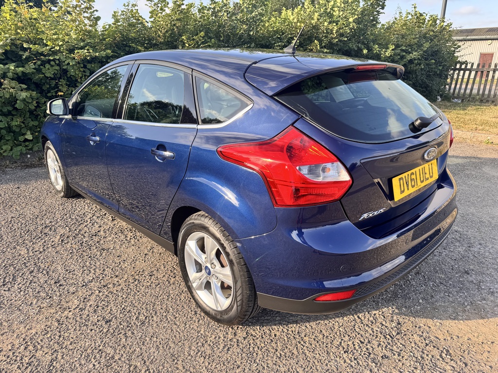 Ford Focus Active Blue #4