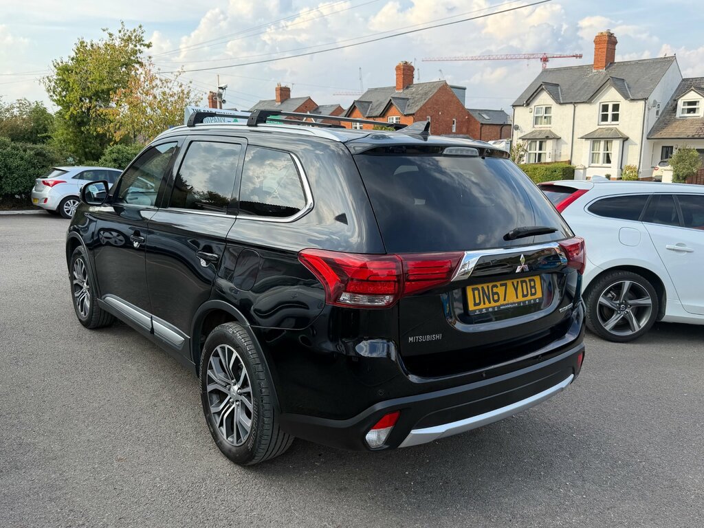 Mitsubishi Outlander 2.2 Di-d 3 Suv 4Wd Euro 6 147 Ps DN67YDB Black #4