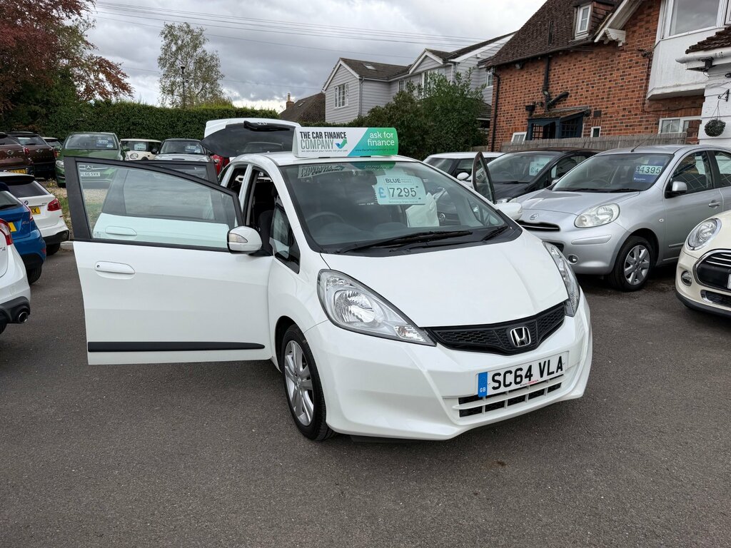 Honda Jazz 1.4 I-vtec Es Plus Hatchback Cvt Euro 5 White #4