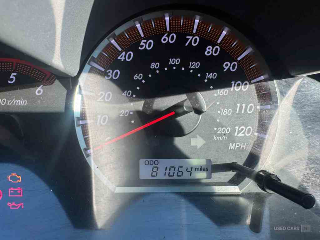 Toyota HILUX Invincible Dcab Pick Up 3.0 D-4d 4Wd 171 #3