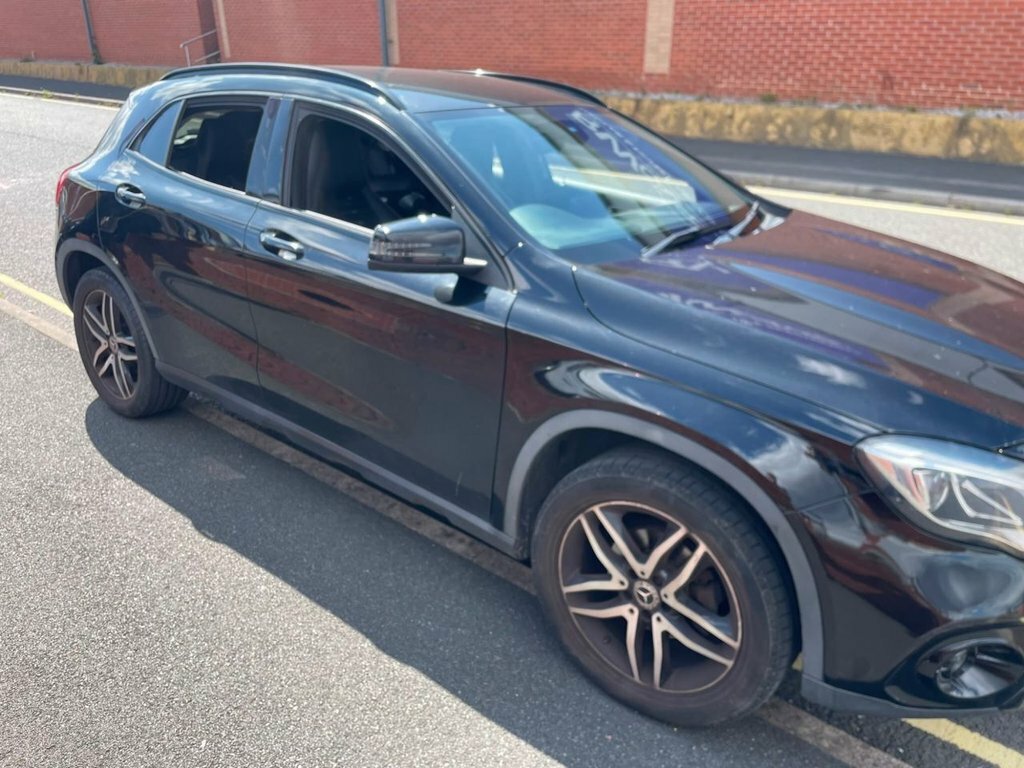 Mercedes-Benz GLA Class 1.6L Urban Edition Black