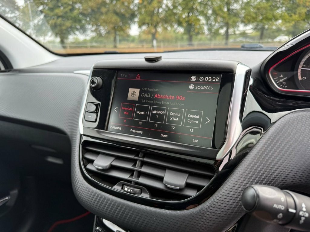 Peugeot 2008 1.2 Puretech 110 Gt Line Black #44