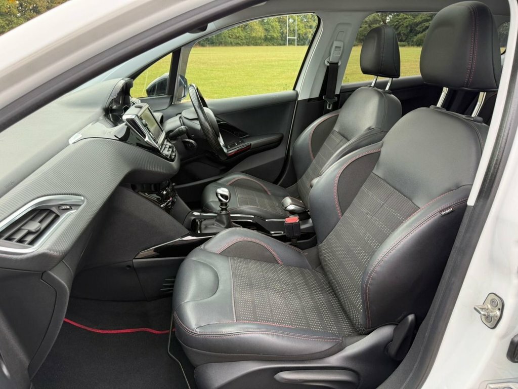 Peugeot 2008 1.2 Puretech 110 Gt Line Black #43