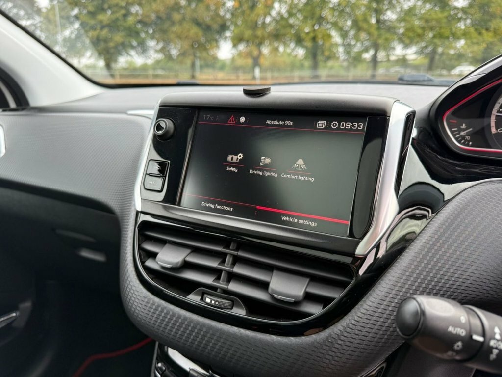 Peugeot 2008 1.2 Puretech 110 Gt Line Black #46