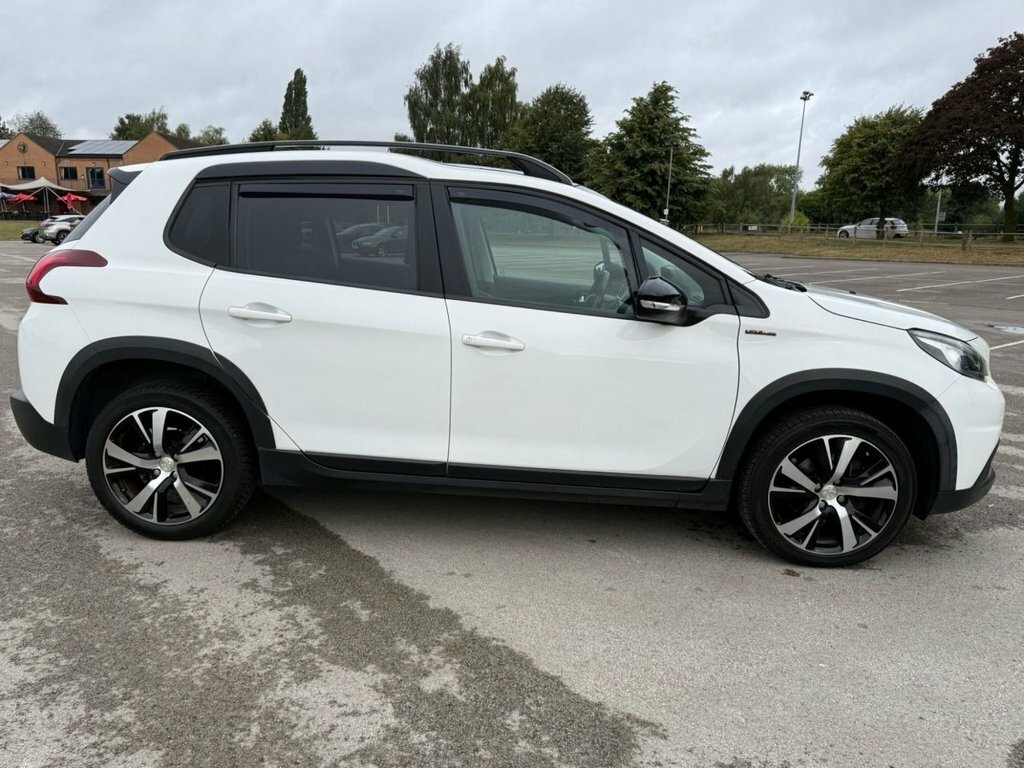 Peugeot 2008 1.5L Gt Line White #4
