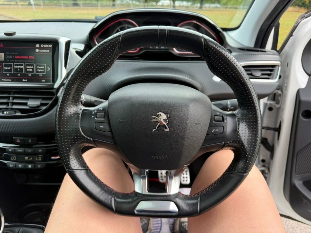 Peugeot 2008 1.2 Puretech 110 Gt Line Black #38