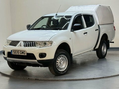 Mitsubishi L200 2.5 L200 4Work SE15GMG White #2