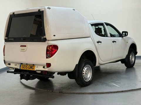 Mitsubishi L200 2.5 L200 4Work SE15GMG White #5
