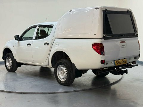 Mitsubishi L200 2.5 L200 4Work SE15GMG White #6