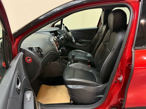 Renault Captur 1.5 Captur Signature LR65LSZ Red #4