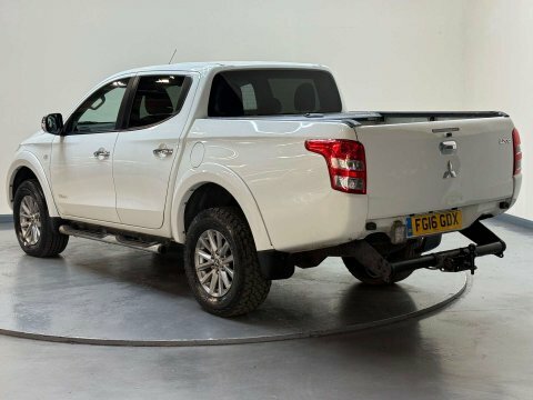 Mitsubishi L200 2.4 L200 Titan FG16GDX White #6