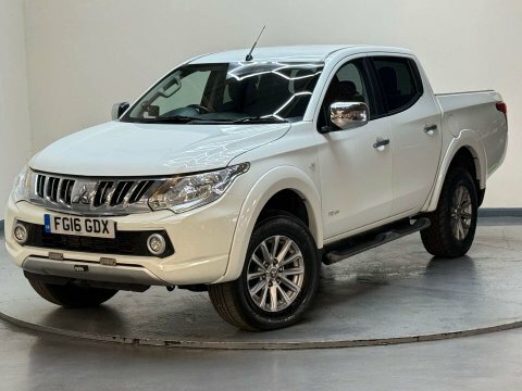Mitsubishi L200 2.4 L200 Titan FG16GDX White #2