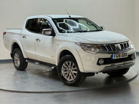Mitsubishi L200 2.4 L200 Titan White