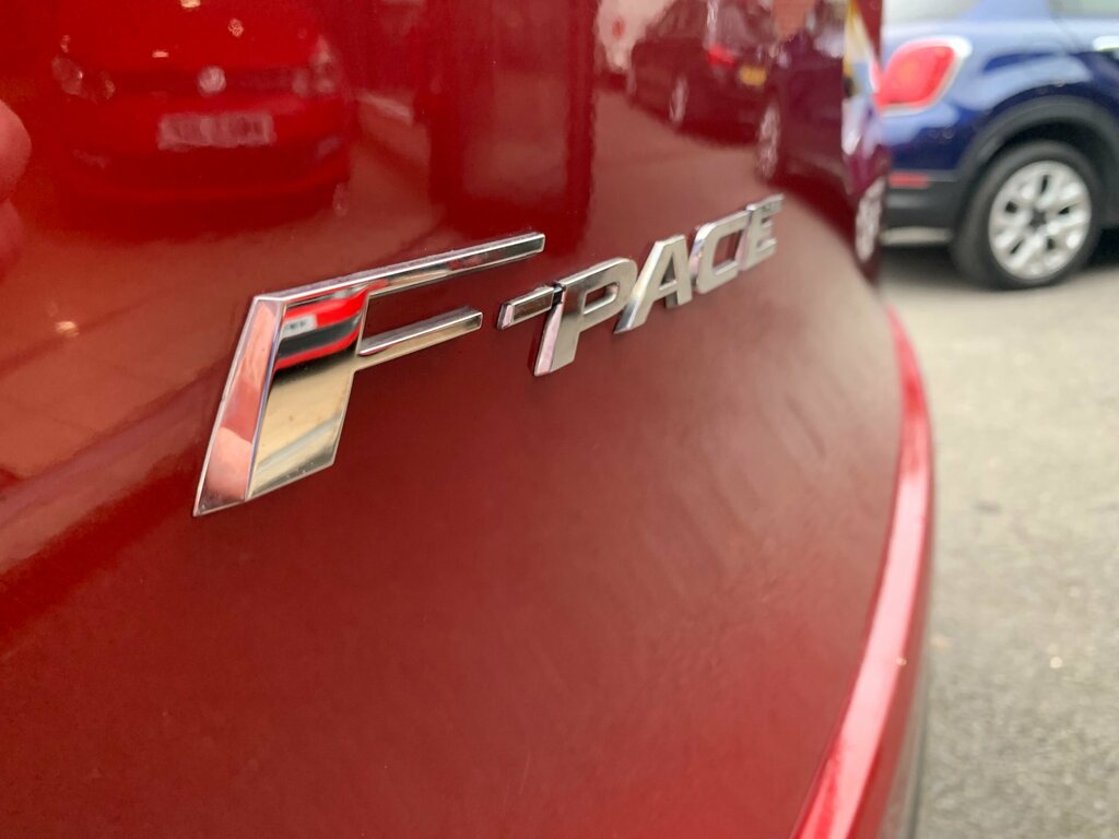 Jaguar F-Pace Black #12