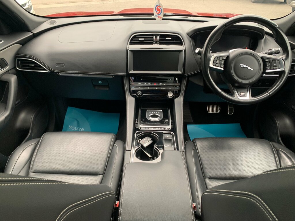 Jaguar F-Pace Black #19