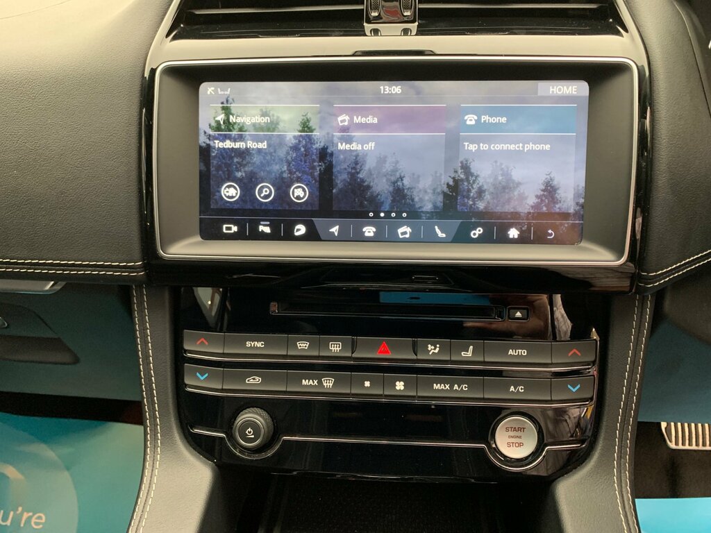 Jaguar F-Pace Black #23