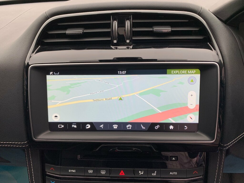 Jaguar F-Pace Black #24
