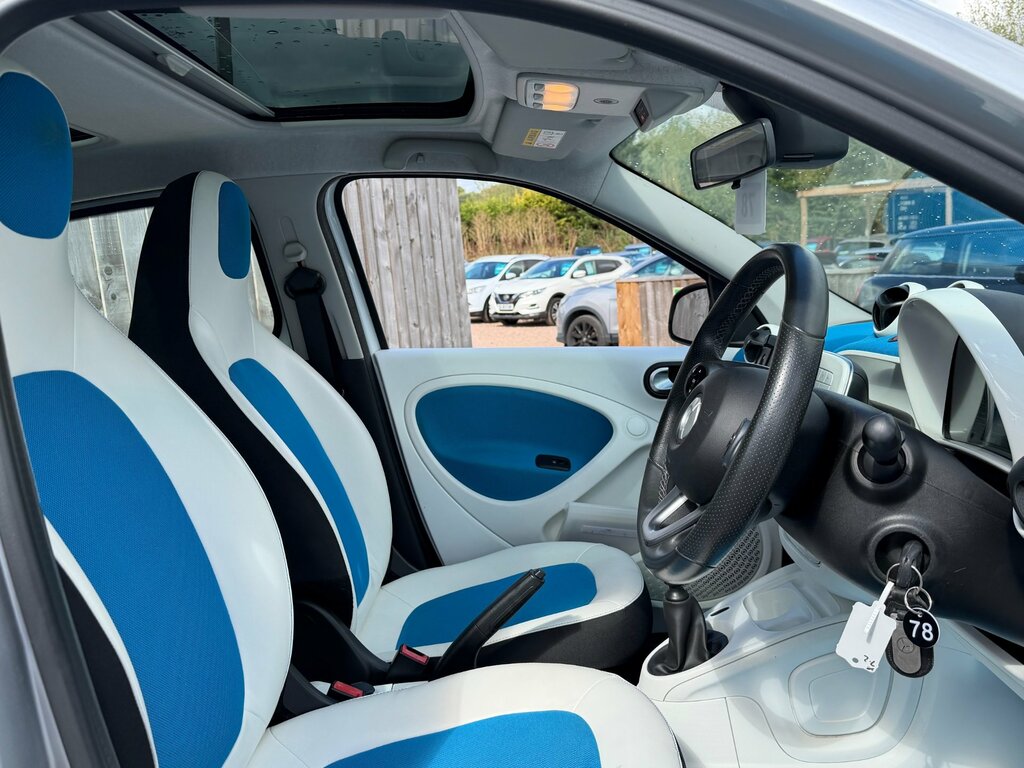 Smart Forfour Hatchback White #13
