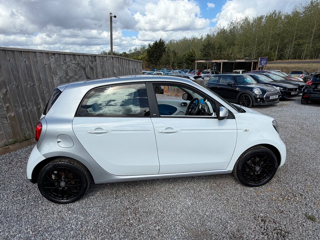 Smart Forfour Hatchback White #9