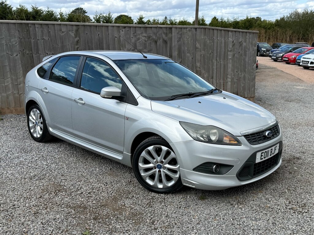 Ford Focus 1.6 Tdci Dpf Zetec S Hatchback Silver #2