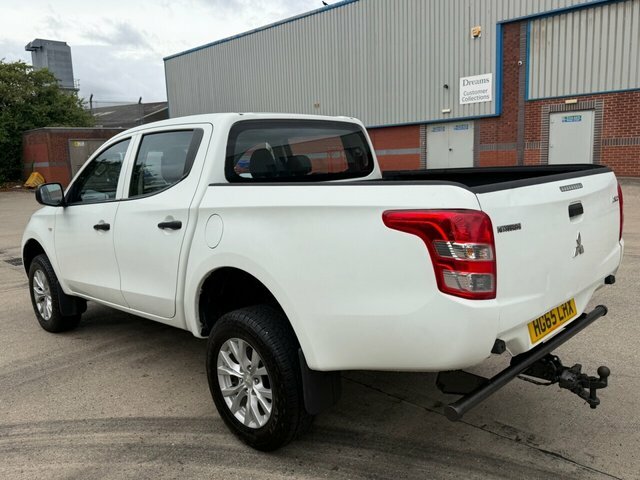 Mitsubishi L200 Di-d Dc 4Life Pickup White #4