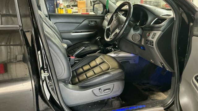 Mitsubishi L200 2.4 Di-d Dc Barbarian Pickup Double Cab Blue #10