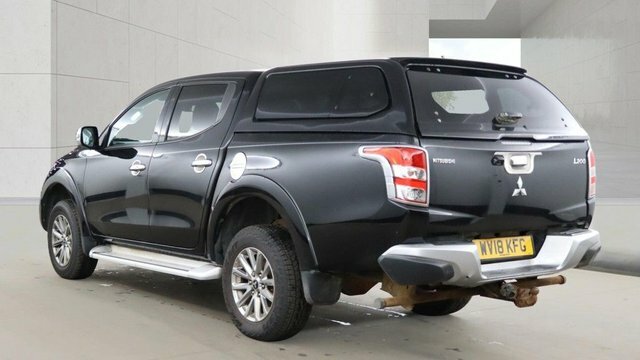 Mitsubishi L200 Di-d Dc Barbarian Pickup Black #3