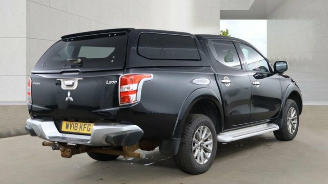 Mitsubishi L200 Di-d Dc Barbarian Pickup Black #4