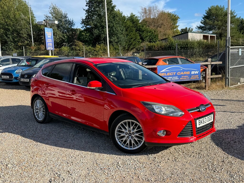 Ford Focus 1.6 Zetec Hatchback Euro 5 105 Red