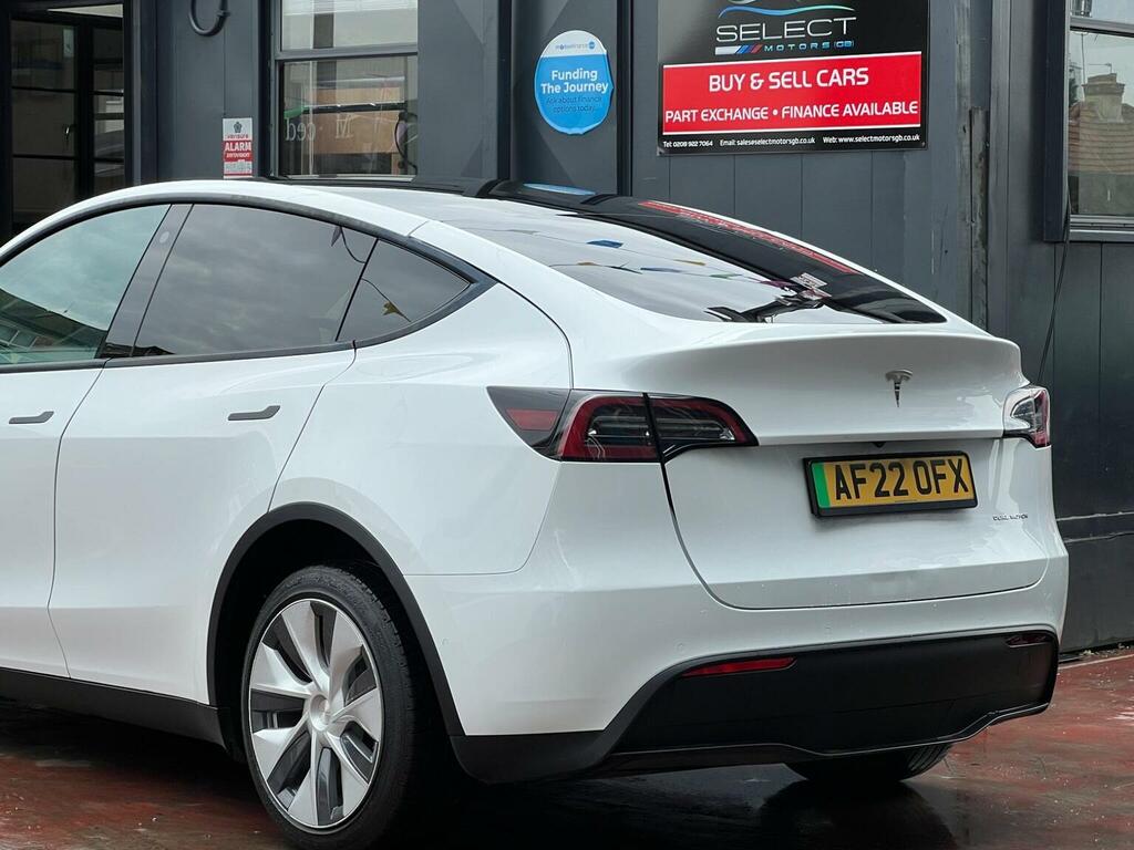 Tesla Model Y Suv White #4