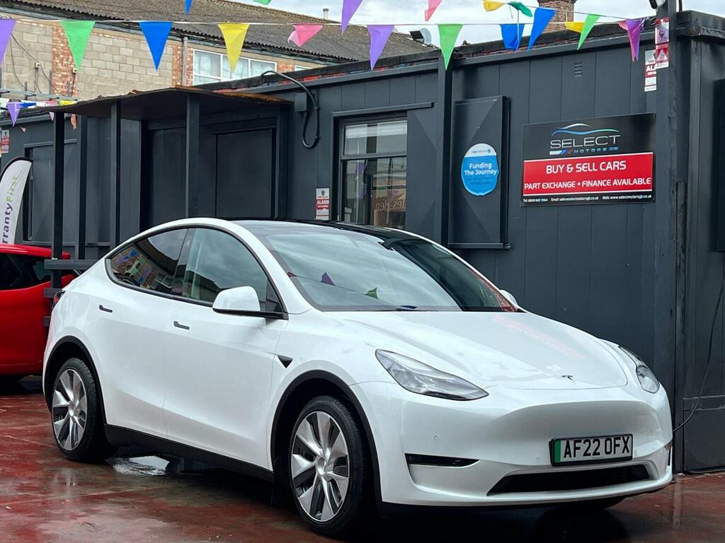 Tesla Model Y Suv White