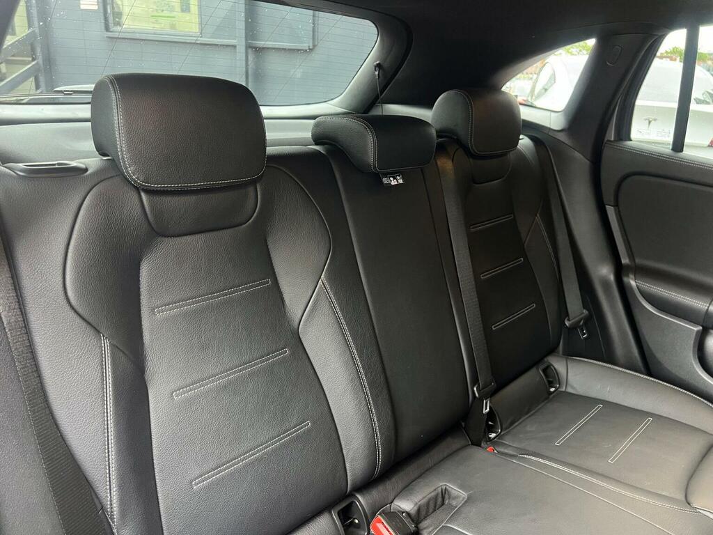 Mercedes-Benz GLA Class Gla 200 Amg Line  #34