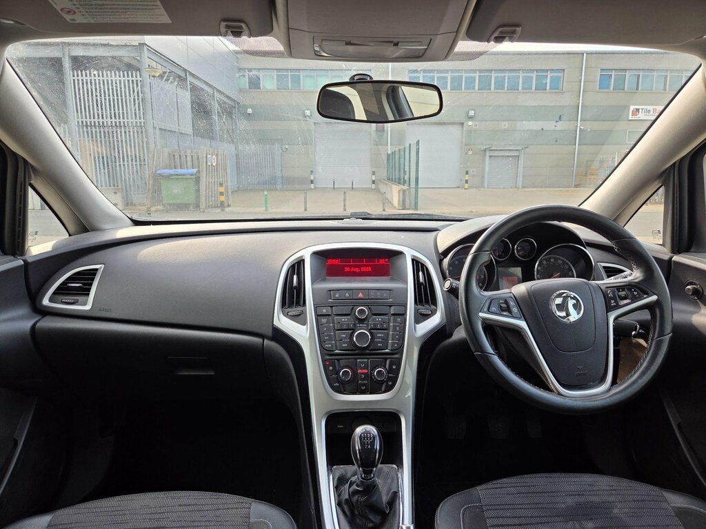 Vauxhall Astra 1.4I Excite Euro 6 FX65XMR Black #4