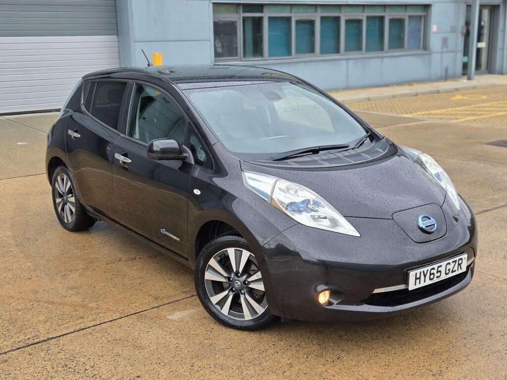 Nissan Leaf Visia Plus Red #9