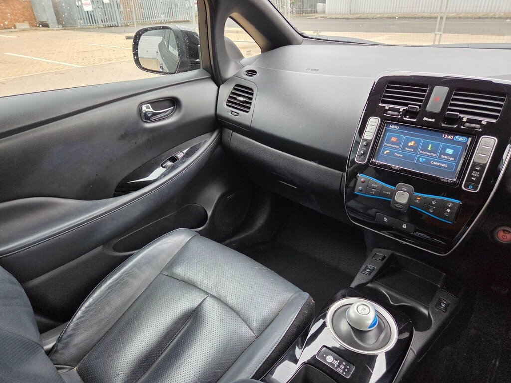 Nissan Leaf Visia Plus Red #46