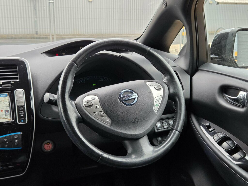 Nissan Leaf Visia Plus Red #35