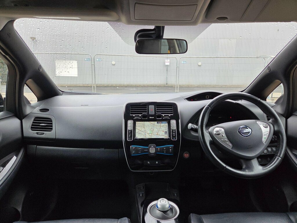 Nissan Leaf 24Kwh Tekna Black #4