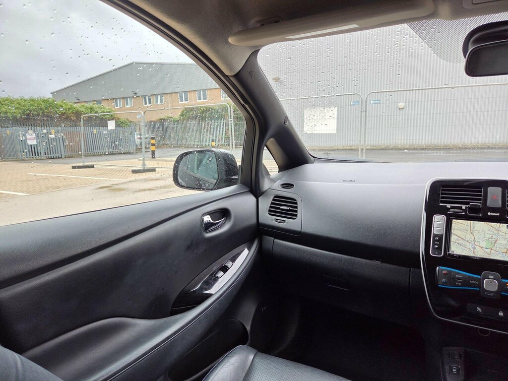 Nissan Leaf Visia Plus Red #22