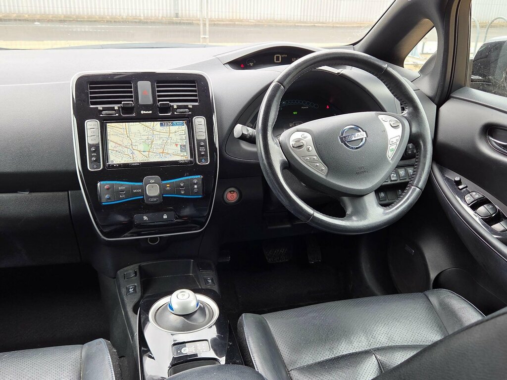 Nissan Leaf Visia Plus Red #32