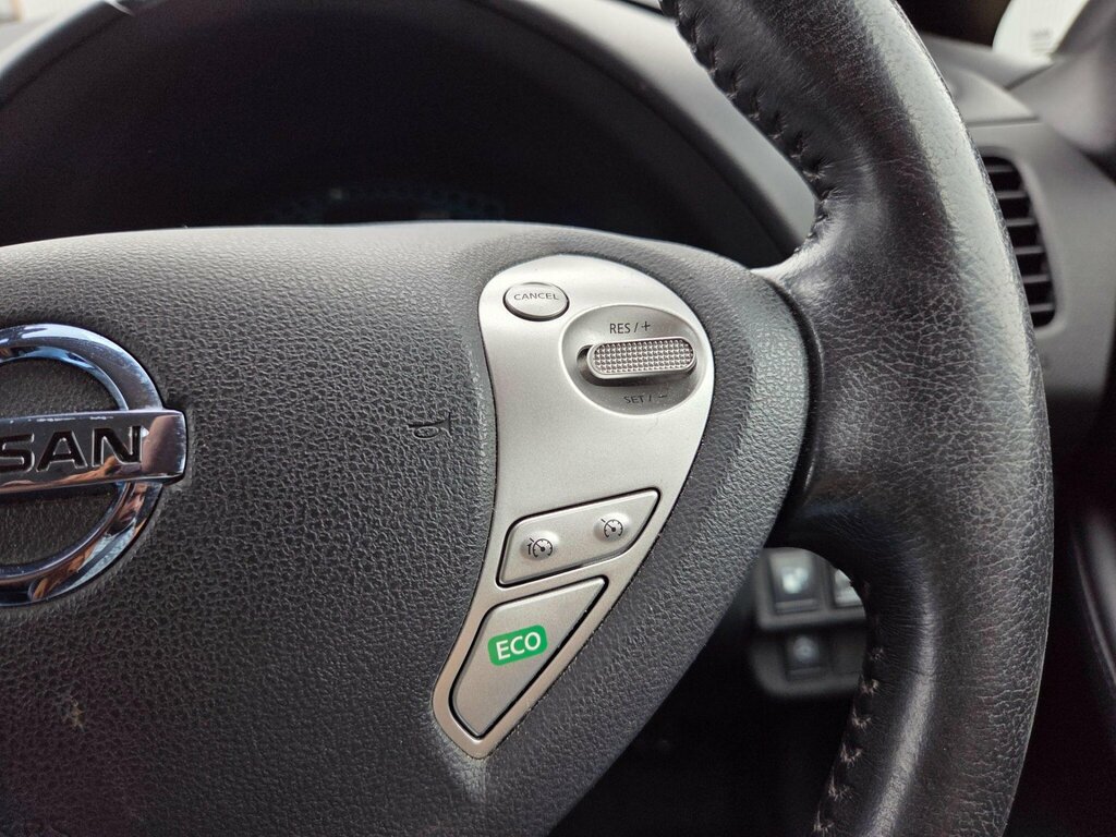 Nissan Leaf Visia Plus Red #42