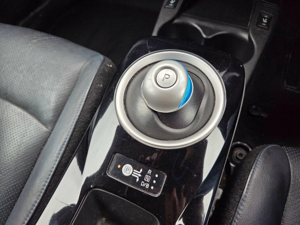 Nissan Leaf Visia Plus Red #43